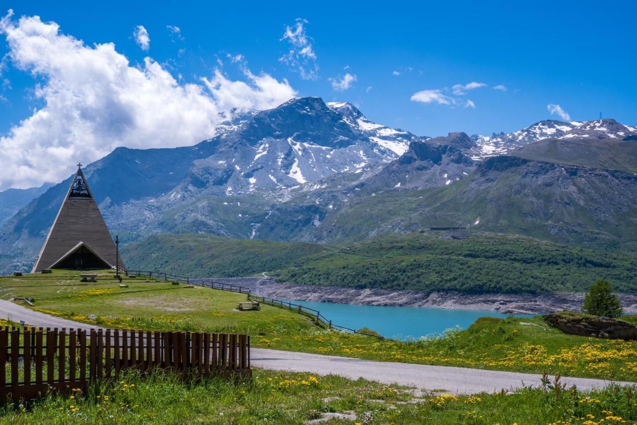 Hotel Les Roches Blanches Lanslebourg-Mont-Cenis Exterior foto